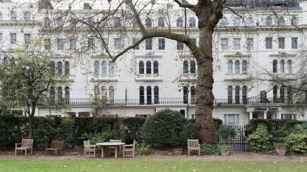 Gallery 22 Kensington Gardens Square#